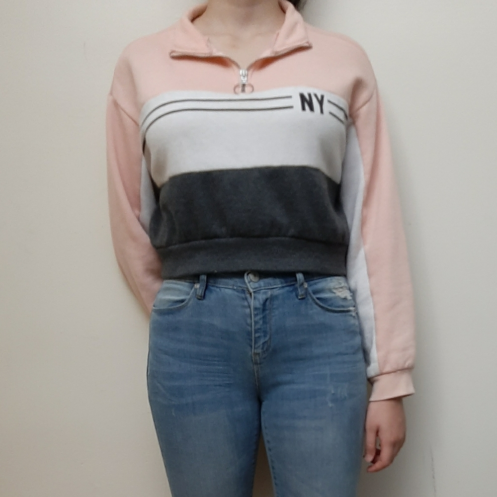 SWS Active Cropped Sweater Urban Outfitters